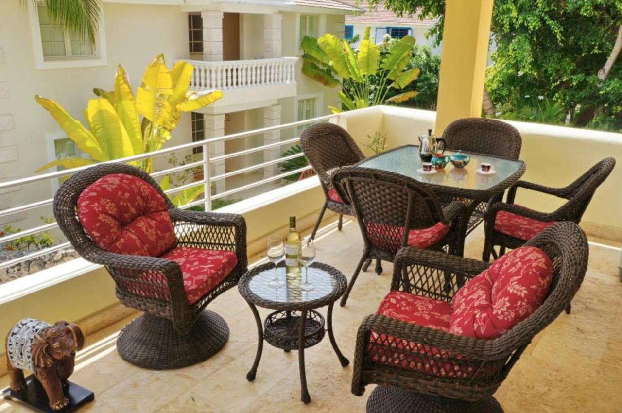 Tropical Villas At Los Corales Beach - Caribbean Rentals Fzco Пунта-Кана Экстерьер фото